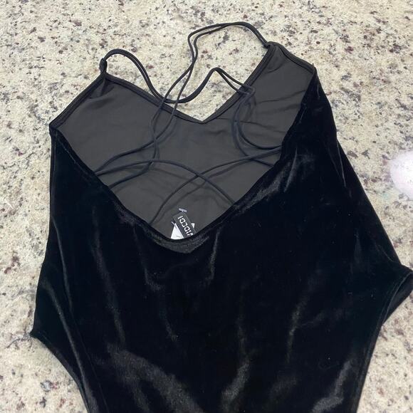 H&M Black Velvet Strappy Bodysuit Size Medium - Picture 6 of 6